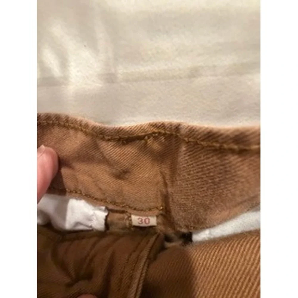 Levis Premium Mens Pleated Chino Pants Brown Size 30 Classic Fit A4692-0000